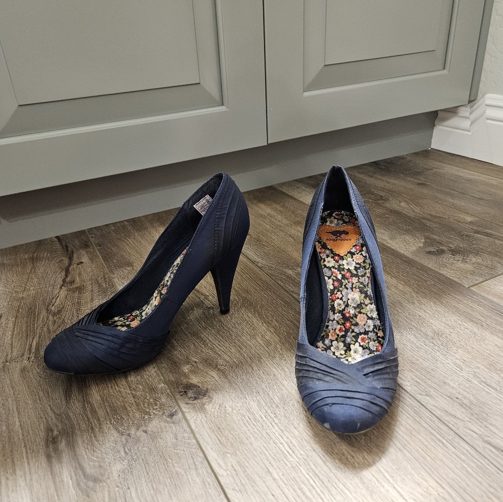 Rocket Dog Blue Heels for a Stylish Look